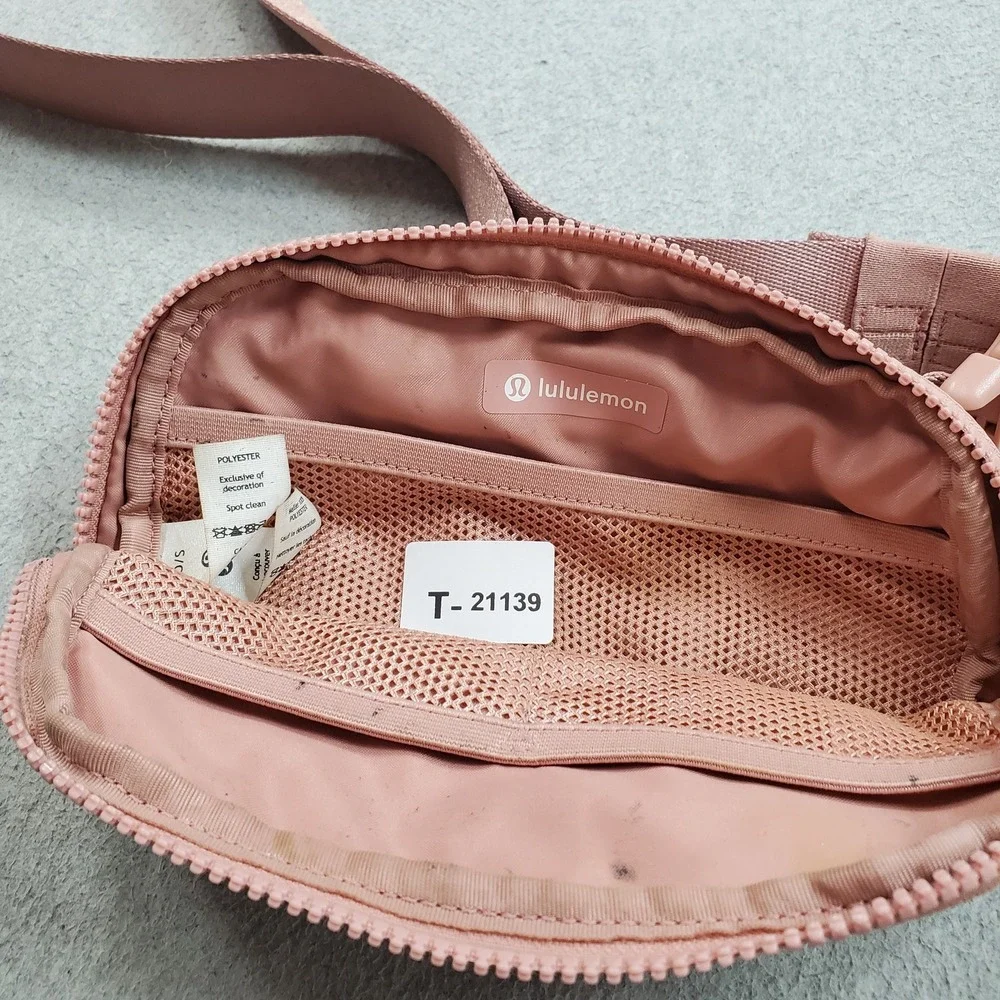 Lululemon Women Bag O/S Pink Everywhere Belt Bag Fanny Pack Mesh READ